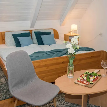 In 41942 Balatonkeresztúr