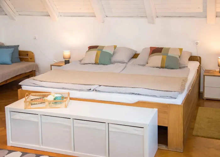 In 41942 Balatonkeresztúr